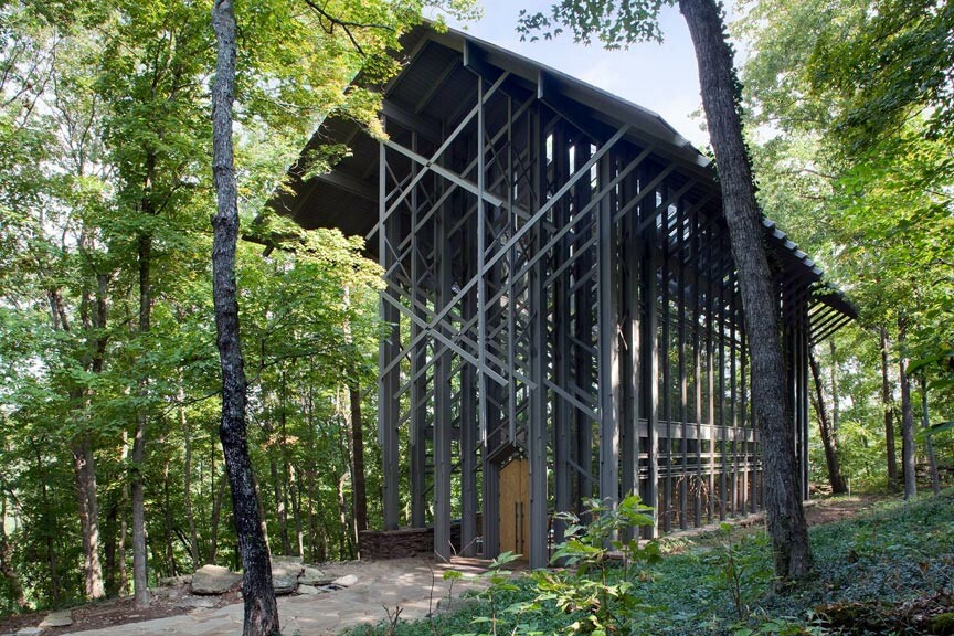 Discover Beautiful Thorncrown Chapel