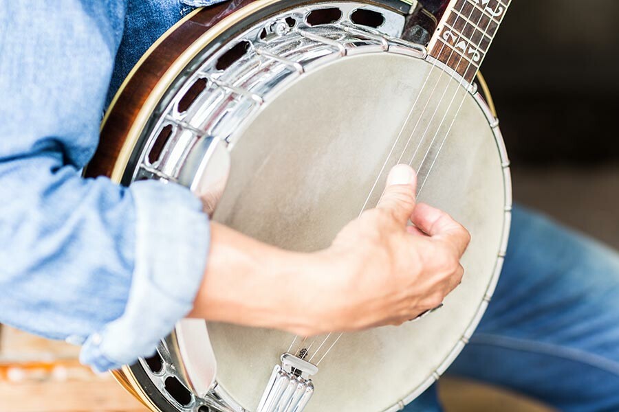 banjo player at Original Ozark Folk Festival 2023